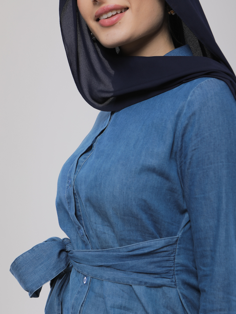 CHEMISE LONGUE CINTRÉE AVEC CEINTURE