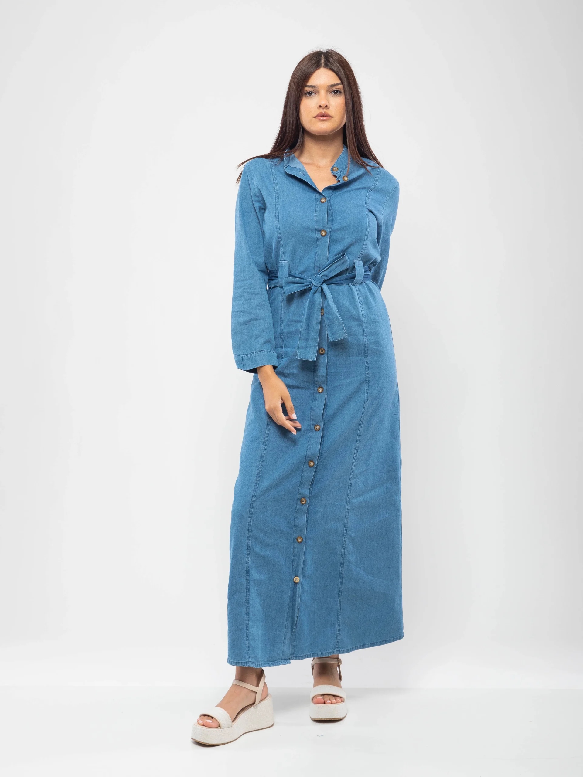 ROBE CHEMISE LONGUE À COL MAO AVEC CEINTURE