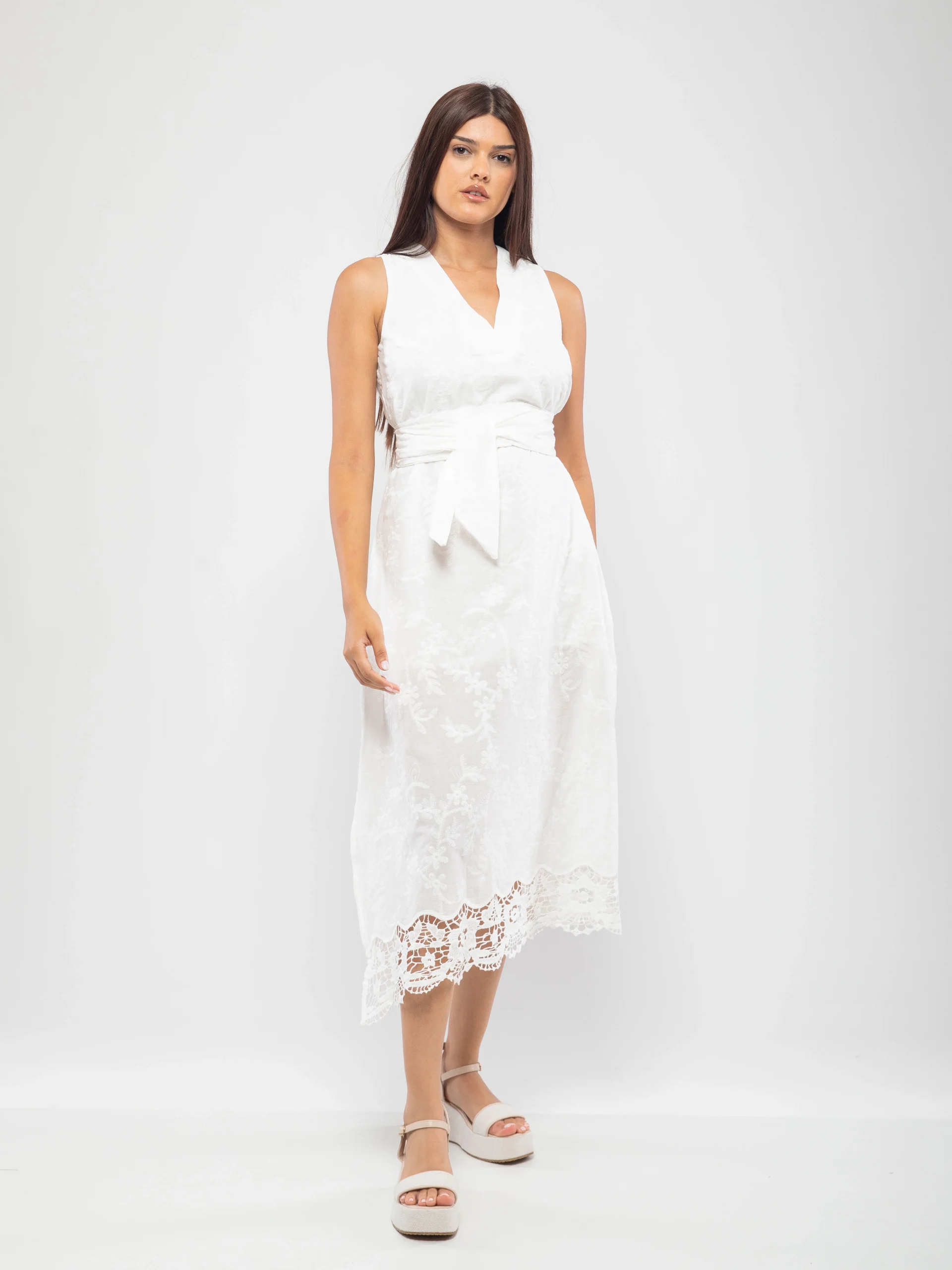 ROBE MI-LONGUE ÉVASÉE À MOTIFS FLORAUX ET DENTELLE