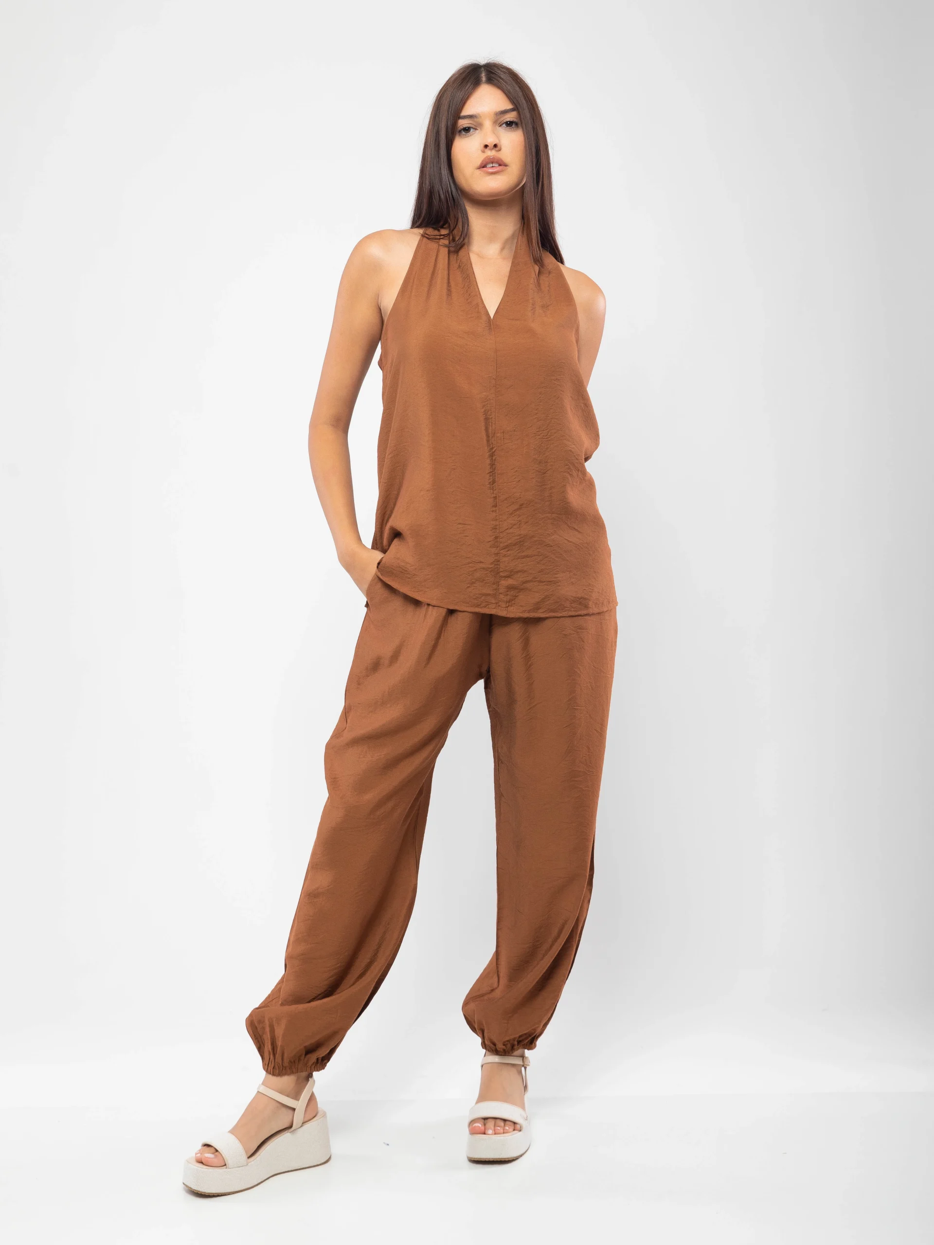 PANTALON À COUPE LARGE – TAILLE MOYENNE