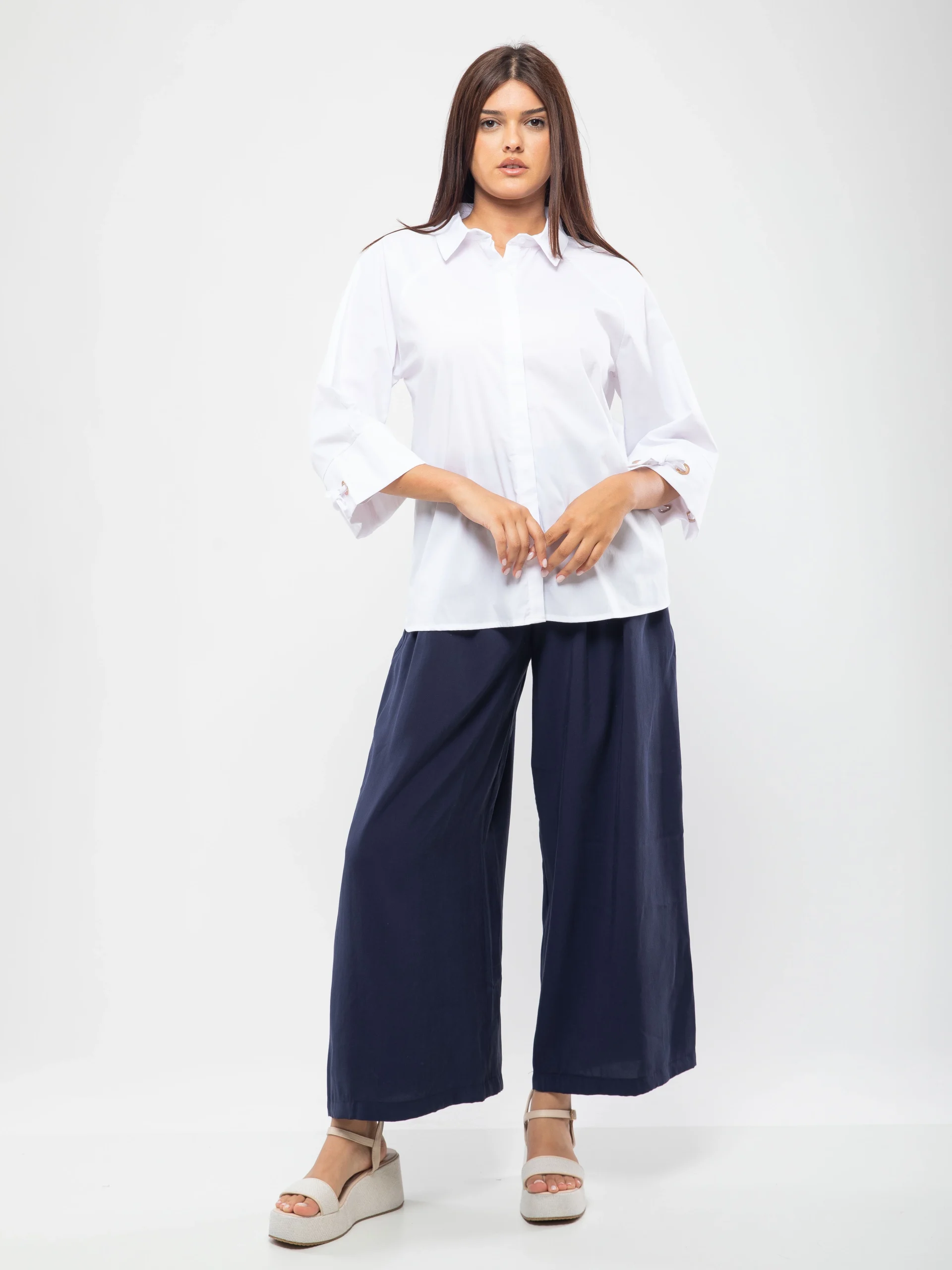 CHEMISE À MANCHES TROIS-QUARTS AVEC DÉTAIL NOUÉ