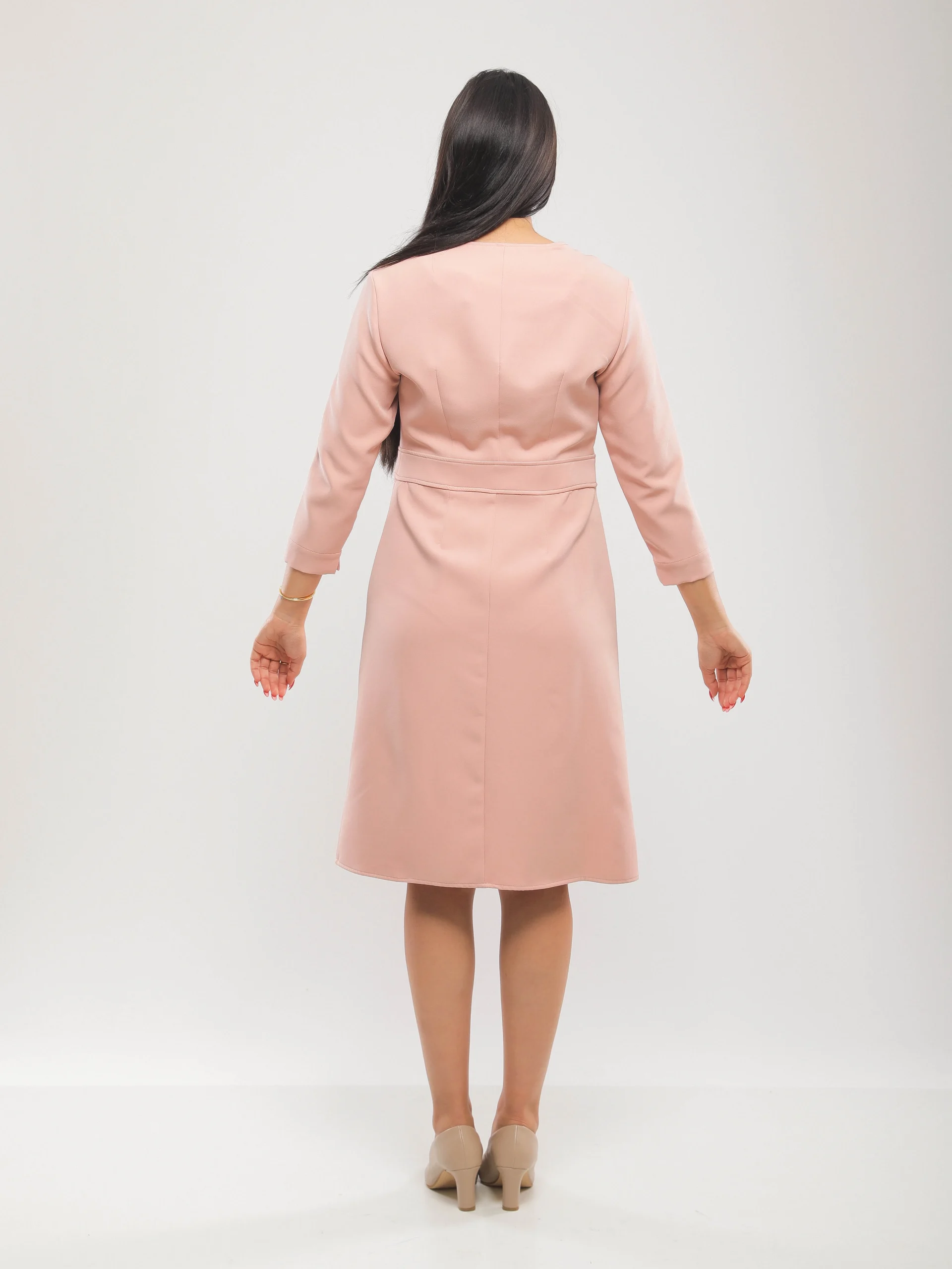 ROBE MI-LONGUE À BANDE BOUTONNÉE À LA TAILLE