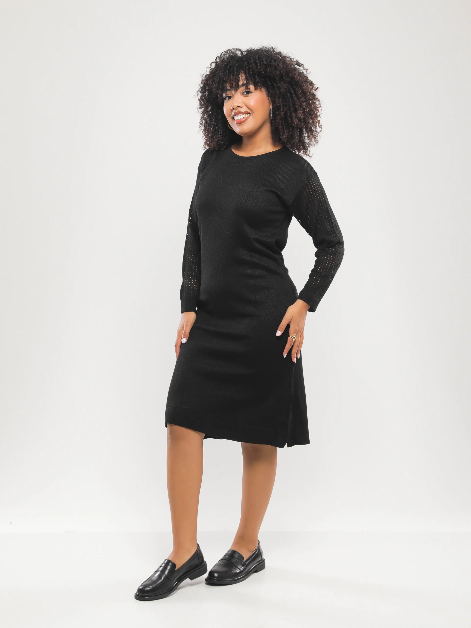 ROBE MI-LONGUE EN MAILLE FINE – COUPE DROITE