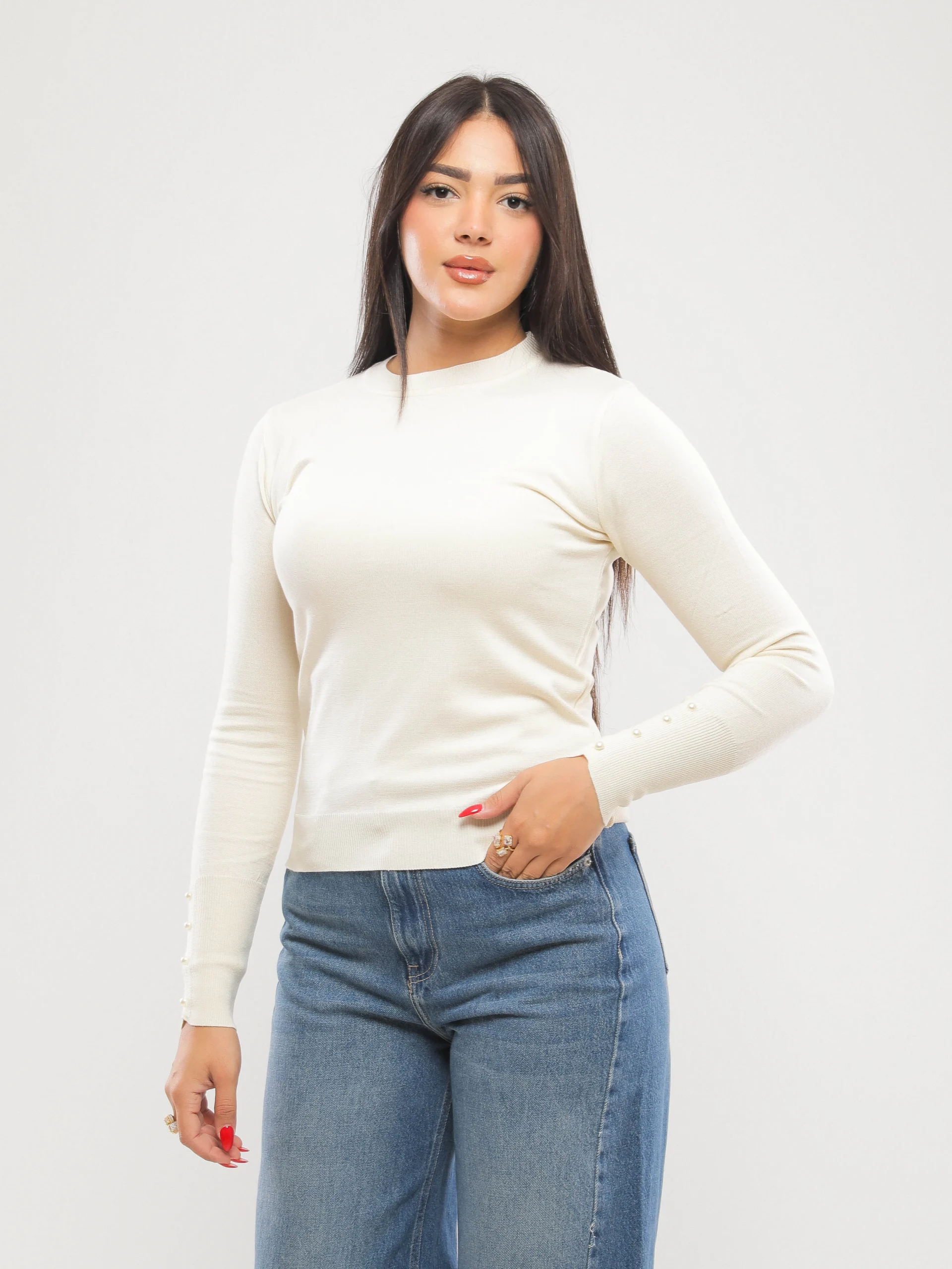 PULL EN MAILLE À COL ROND – DÉTAIL PERLES