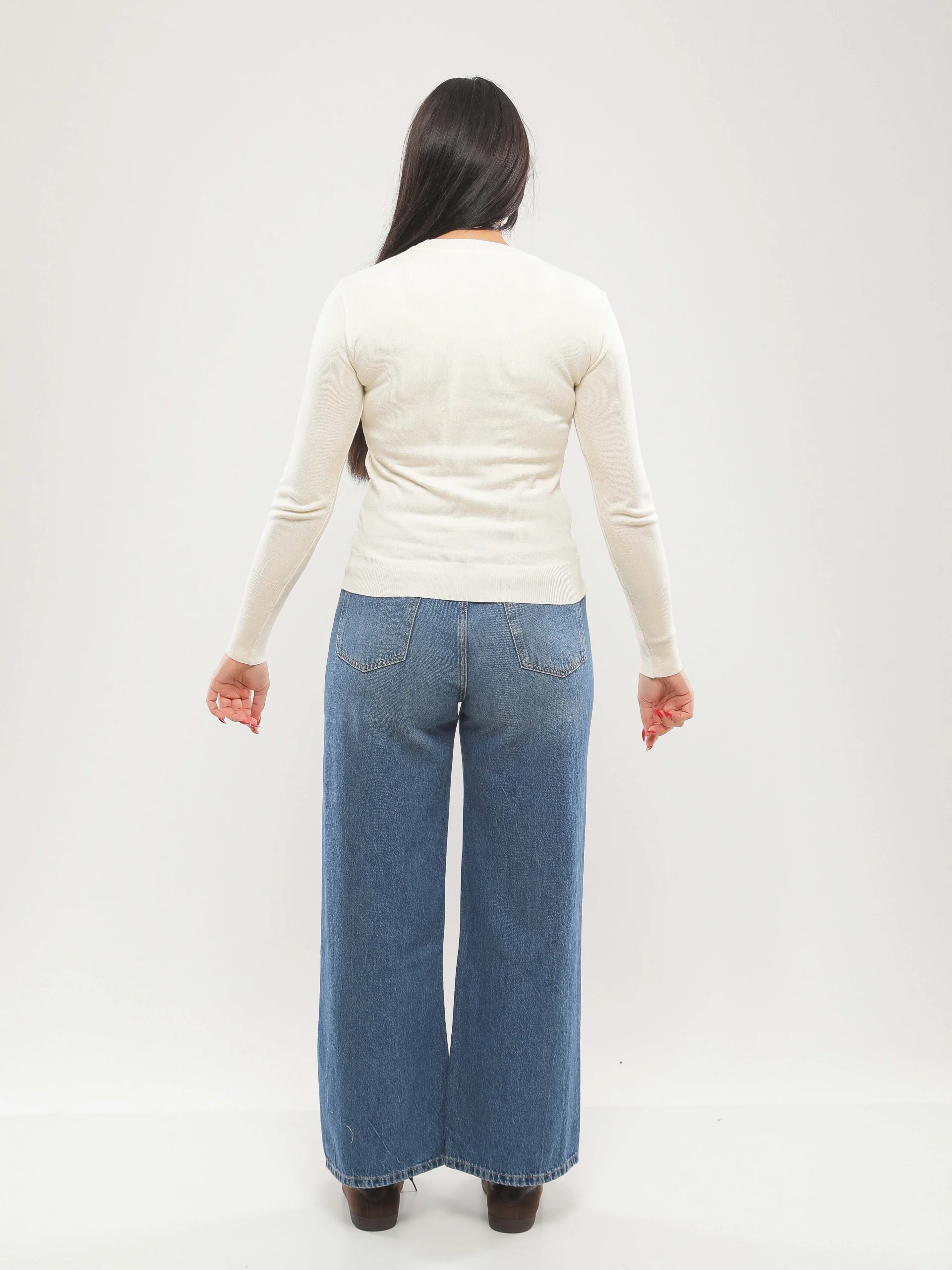PULL EN MAILLE À COL ROND – DÉTAIL PERLES