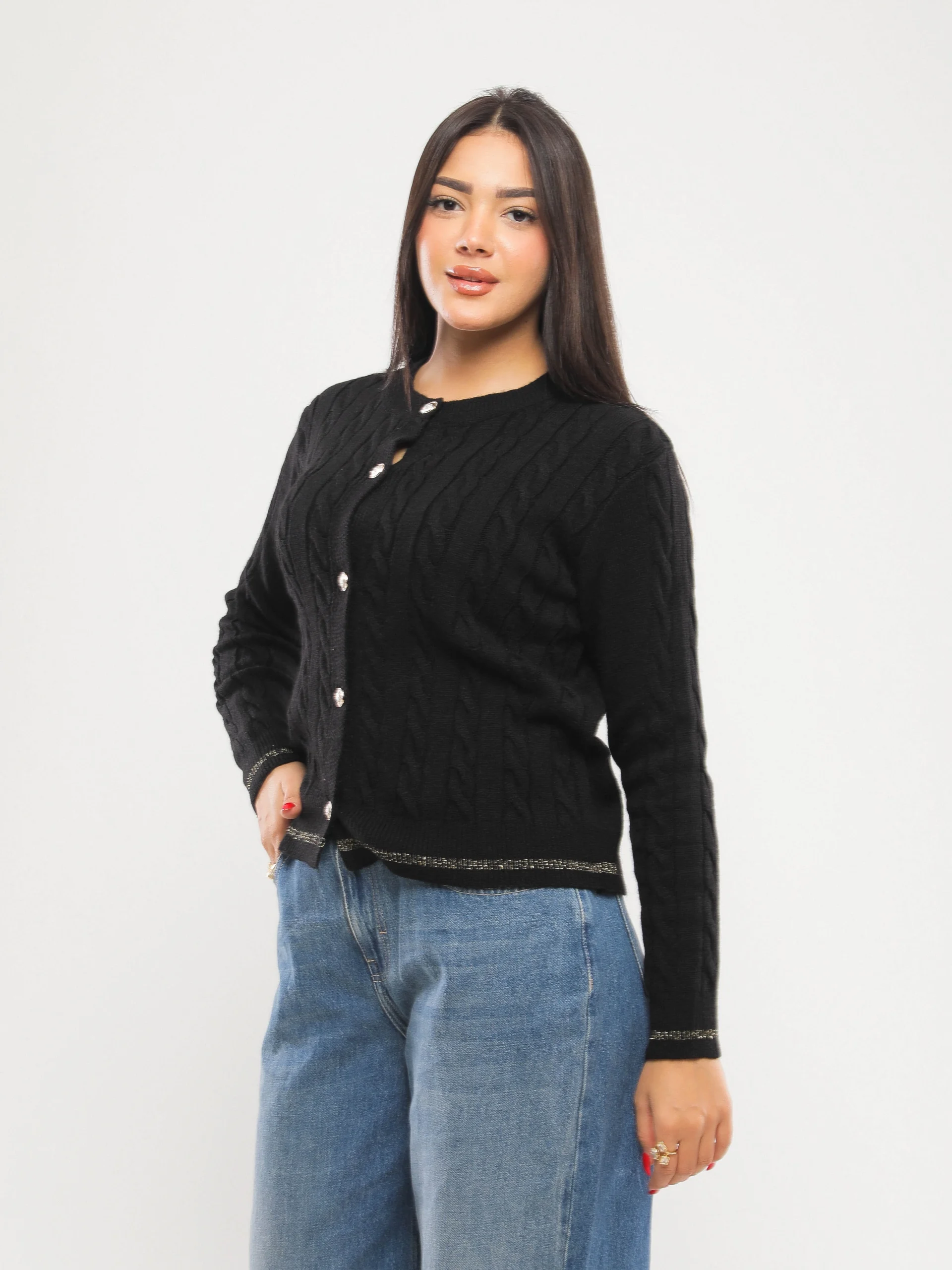 GILET COURT À BOUTONS – TEXTURE TRICOTÉE