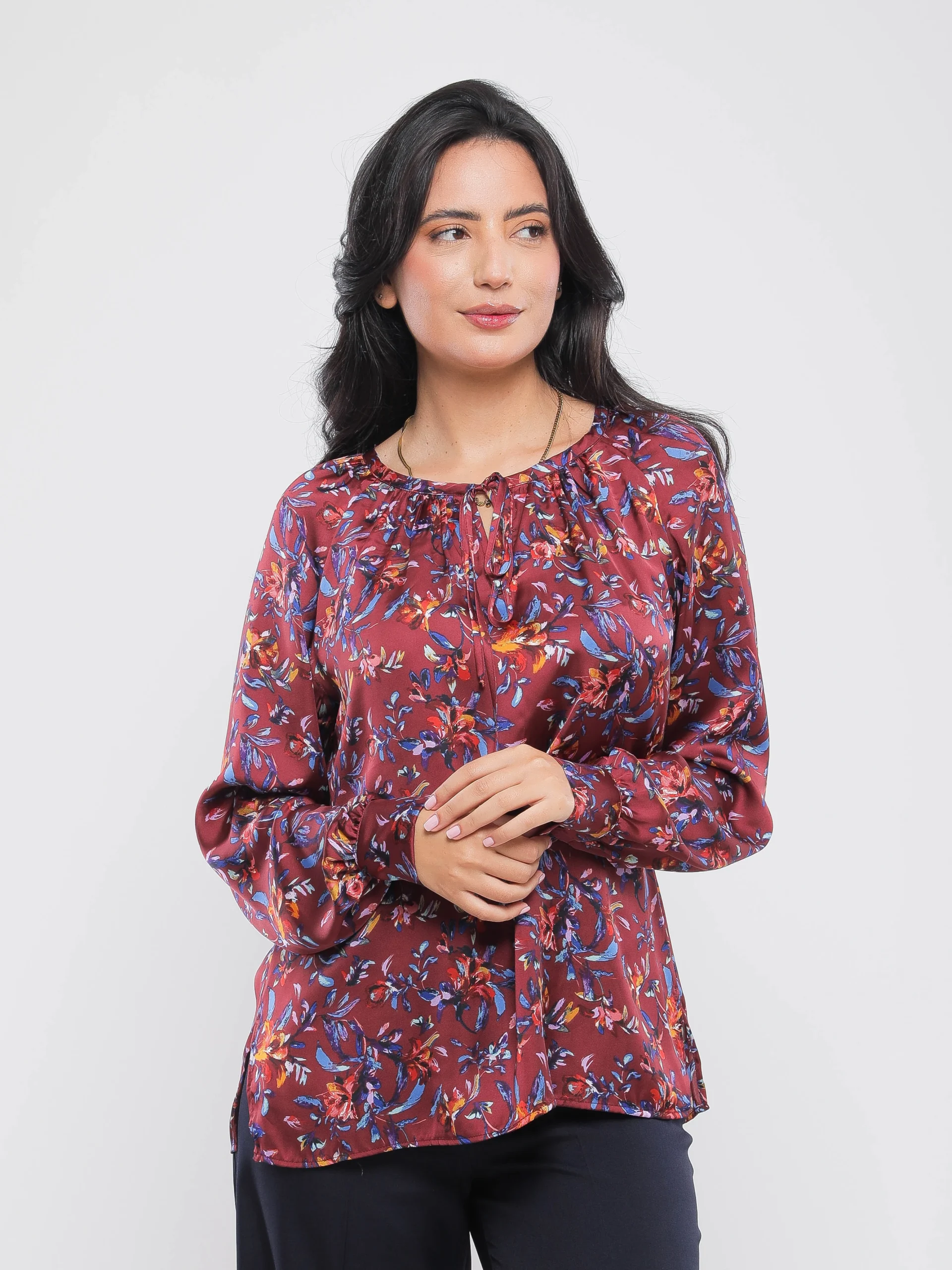 BLOUSE FLORALE À COUPE DROITE