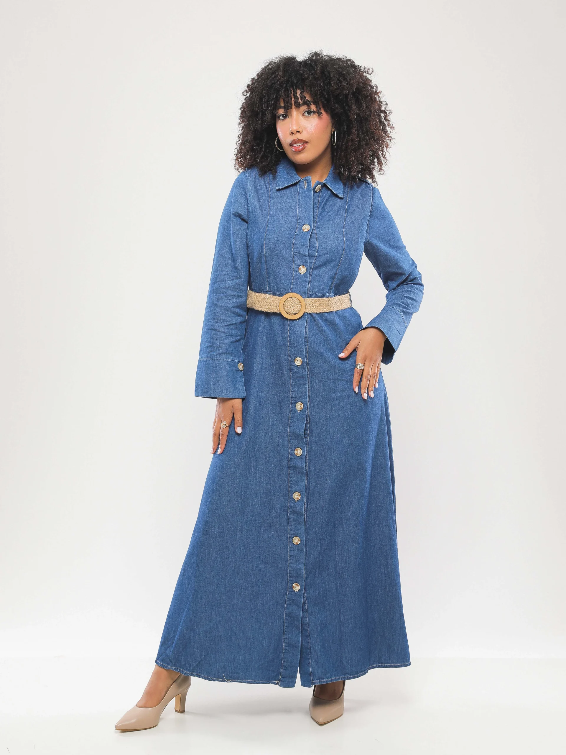 ROBE LONGUE ÉVASÉE À COL CHEMISE