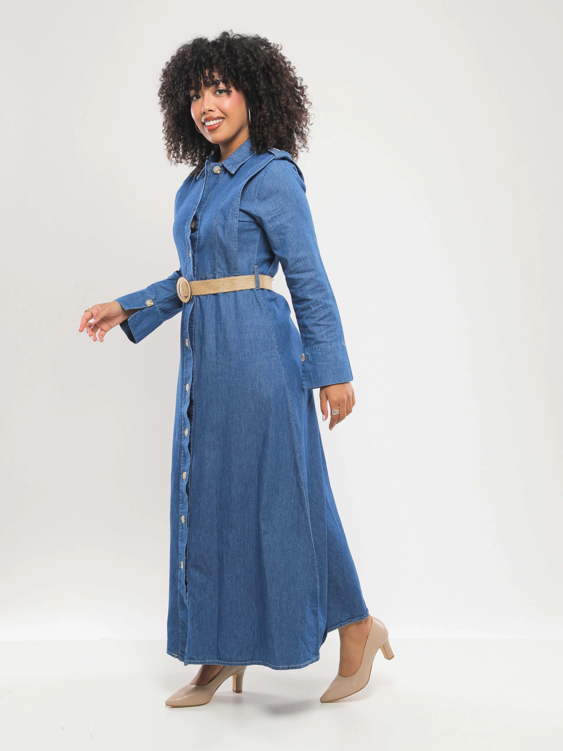 ROBE LONGUE ÉVASÉE À COL CHEMISE