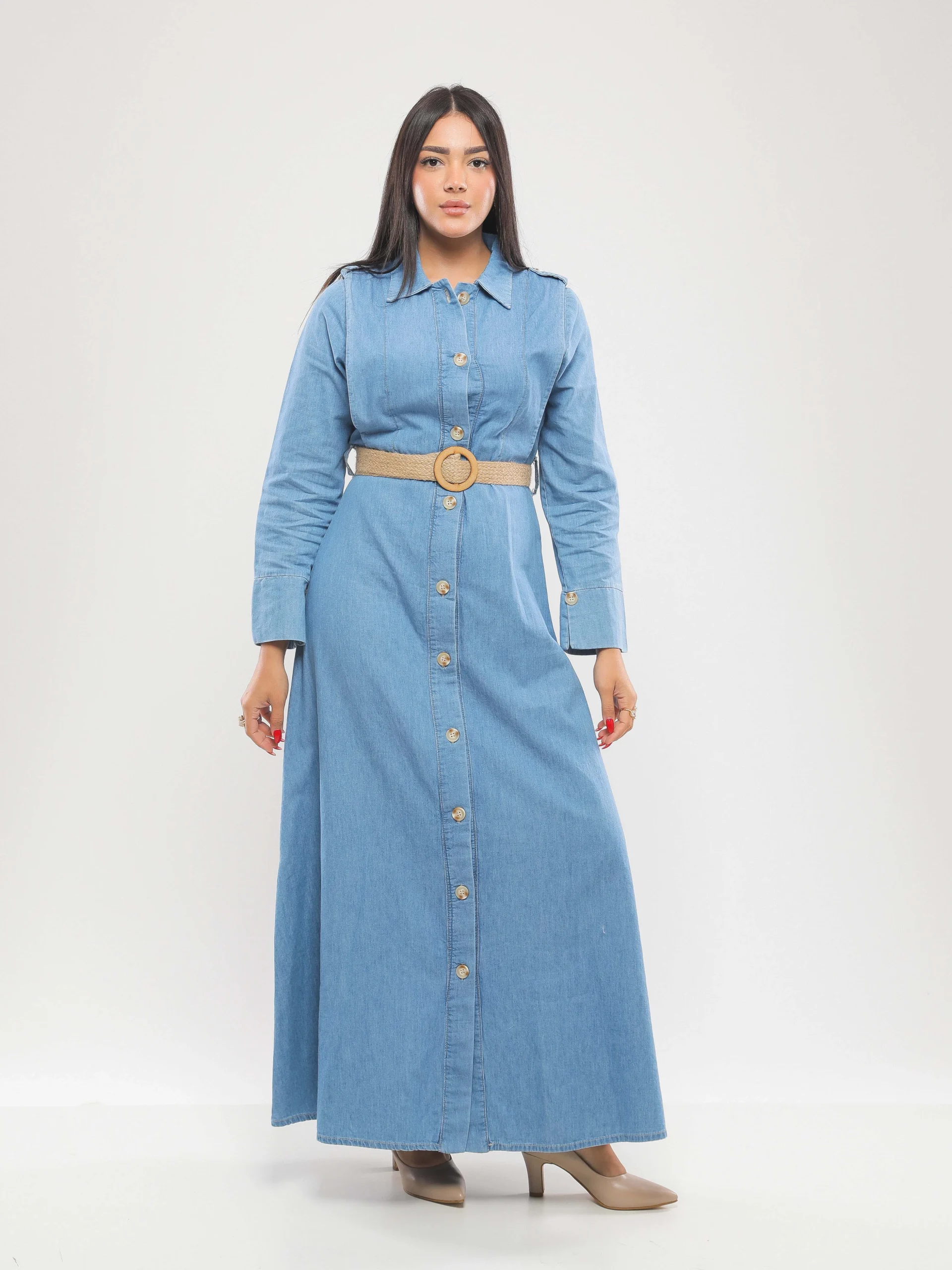 ROBE LONGUE ÉVASÉE À COL CHEMISE