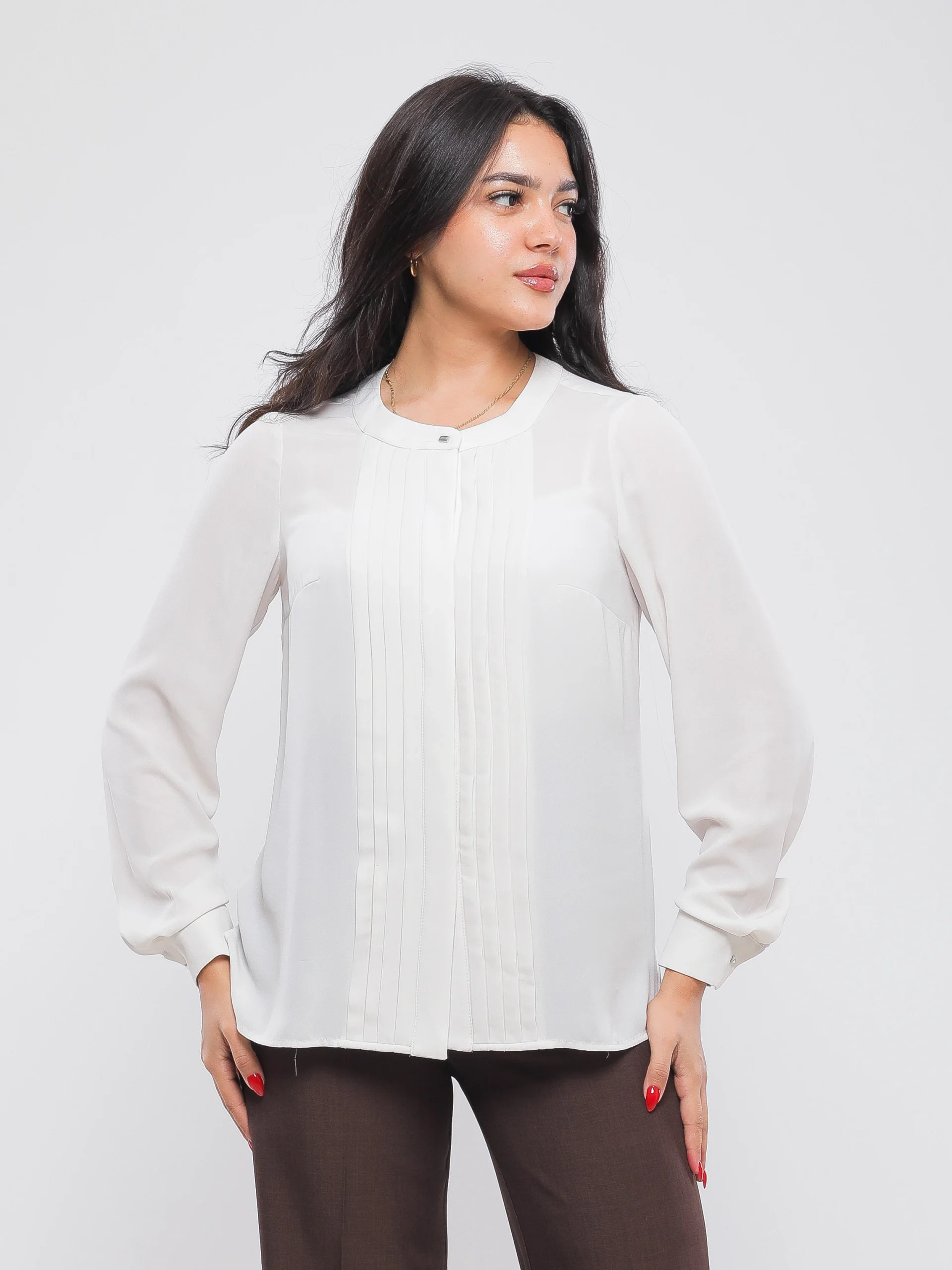 CHEMISE À COL ROND AVEC PLIS